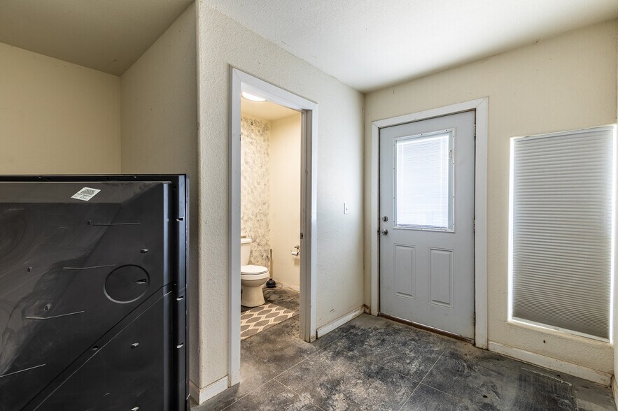 More Photos Of 118 Monroe St., Itasca Office For Lease