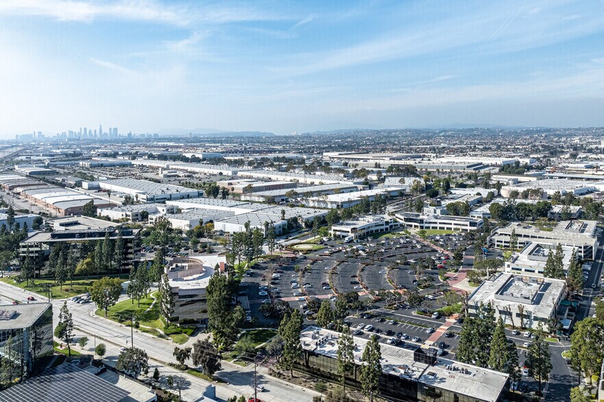 More Photos Of 5100 S Eastern Ave, Commerce Office For Lease