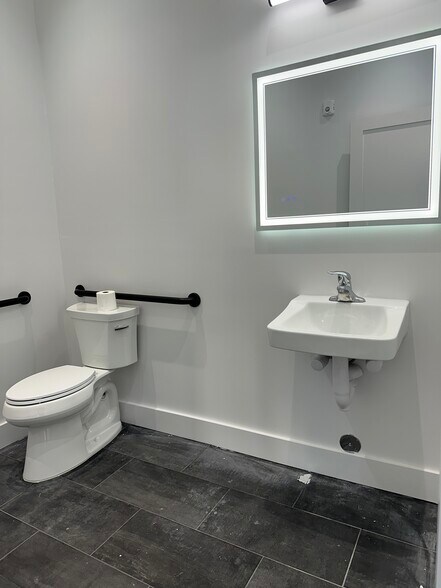 More Photos Of 34-40 Hudson St, Newark Apartments For Lease