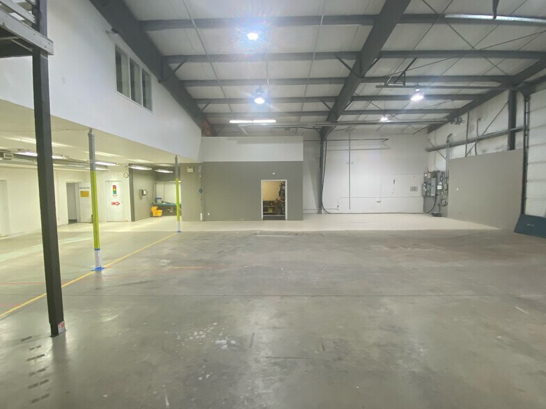 More Photos Of 195 Mackay Cres, Fort McMurray Warehouse For Sale