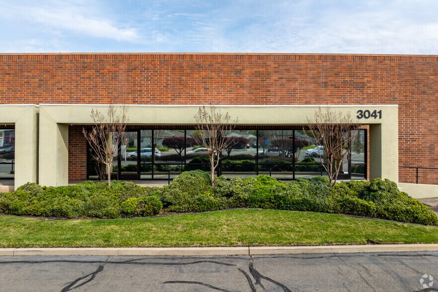 More Photos Of 3041 65th St, Sacramento Office For Lease