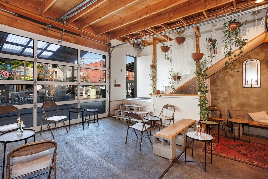 More Photos Of 3425 SE Yamhill St, Portland Loft Creative Space For Sale