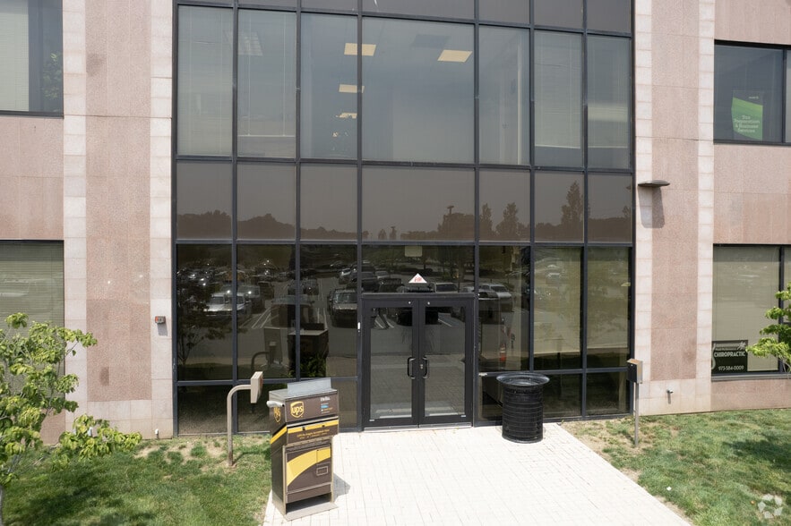 More Photos Of 15 Commerce Blvd, Succasunna Office For Lease