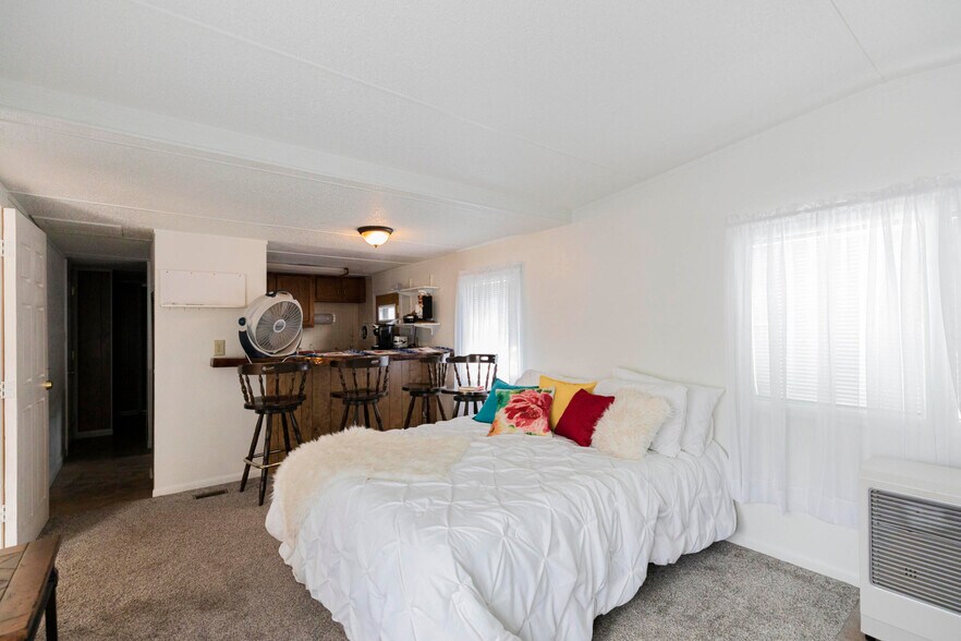 More Photos Of 605 4th Ave, Fort Garland Hotel For Sale