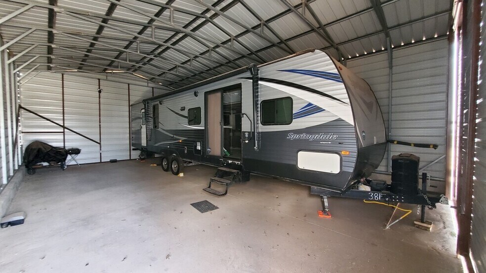 More Photos Of 16139 W 39th St, Odessa Warehouse For Lease