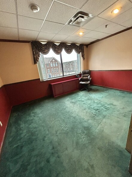 More Photos Of 333 E Ohio St, Indianapolis Medical For Lease