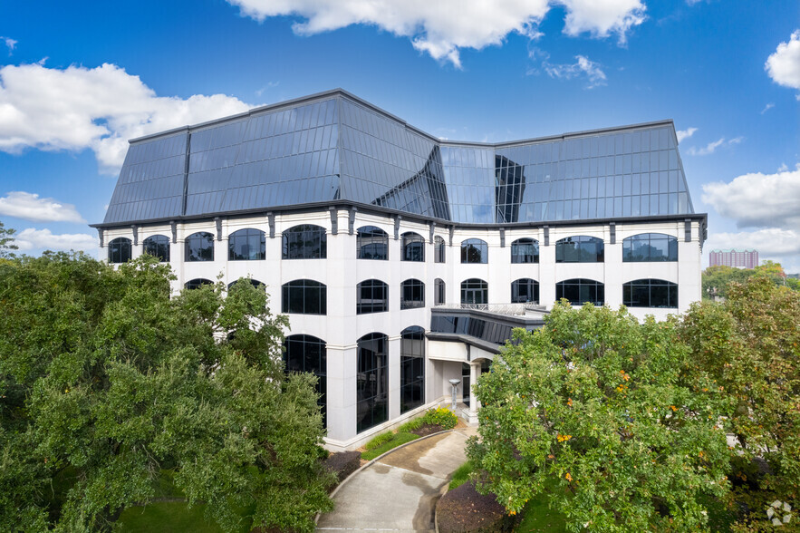 Primary Photo Of 109 N Post Oak Ln, Houston Office For Lease