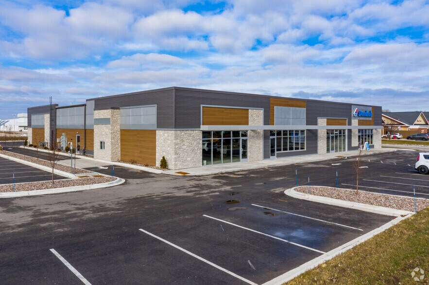 Primary Photo Of 2670 Monroe Rd, De Pere Freestanding For Lease