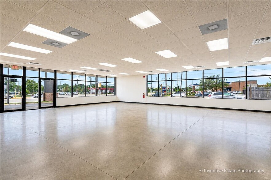 More Photos Of 780 W Golf Rd, Schaumburg Freestanding For Lease