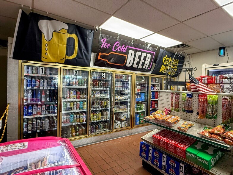 More Photos Of 4389 University Blvd S, Jacksonville Service Station For Sale