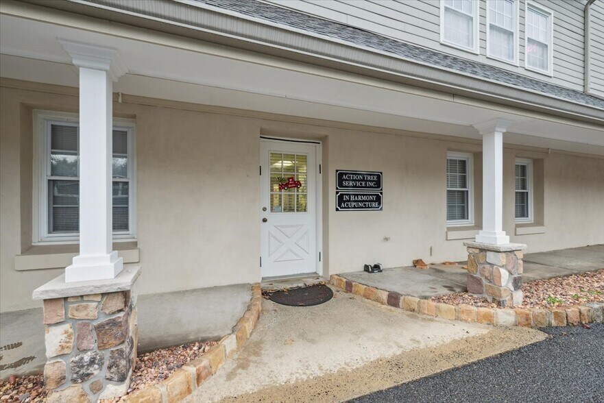 More Photos Of 10 Shawnee Dr, Watchung Medical For Lease
