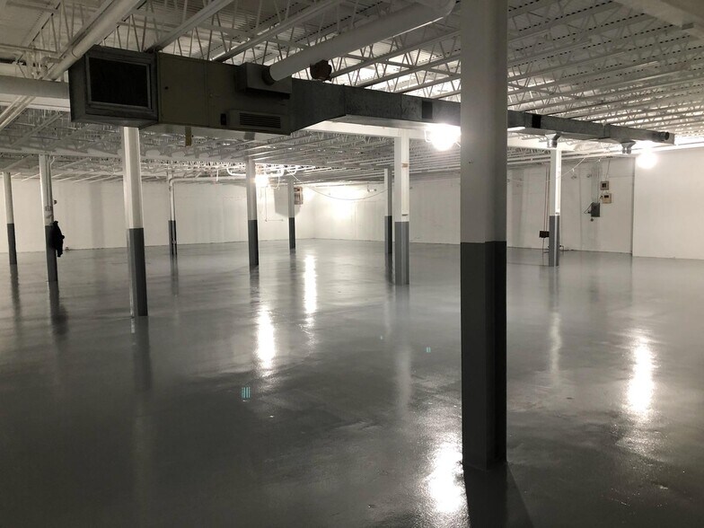 More Photos Of 91-111 French Ave, Braintree Manufacturing For Lease