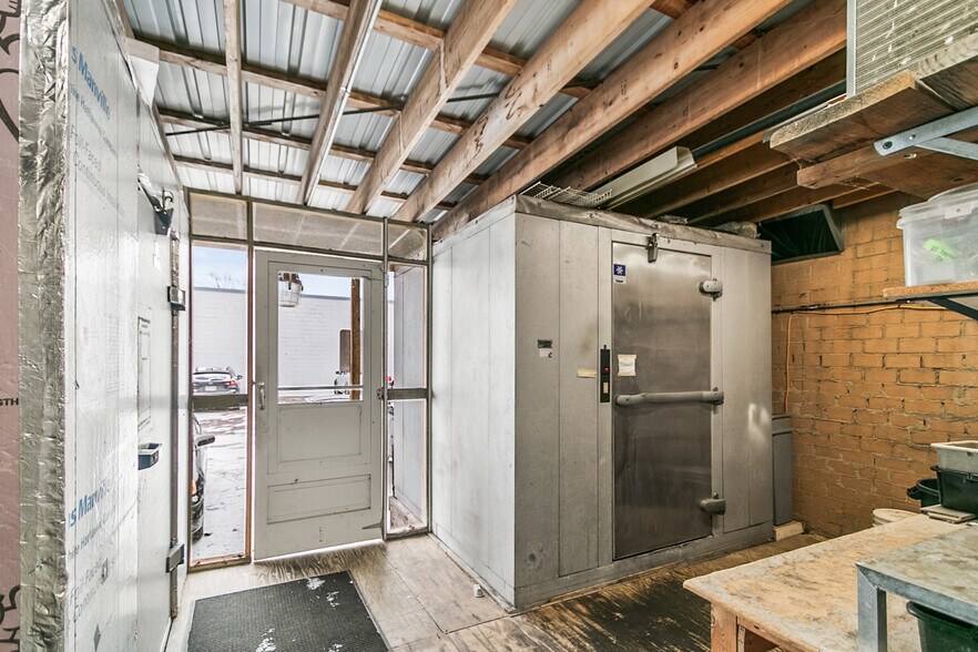 More Photos Of 618 Oak St, Baraboo General Retail For Sale