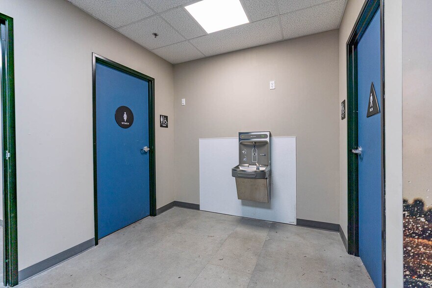 More Photos Of 31970 Castaic Rd, Castaic Freestanding For Sale