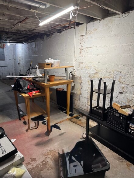 More Photos Of 1828-1832 E 35th St, Minneapolis Storefront For Lease