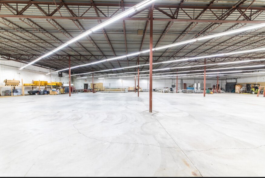More Photos Of 2730 Delmar Blvd, Saint Louis Warehouse For Lease