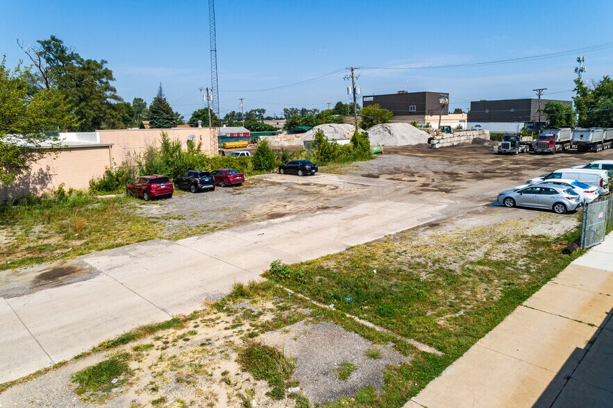 More Photos Of 35100 Mound Rd, Sterling Heights Land For Lease