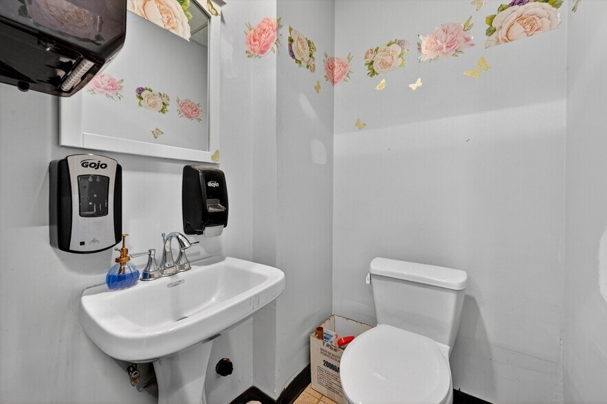 More Photos Of 330 Stage Rd, Monroe Auto Dealership For Lease