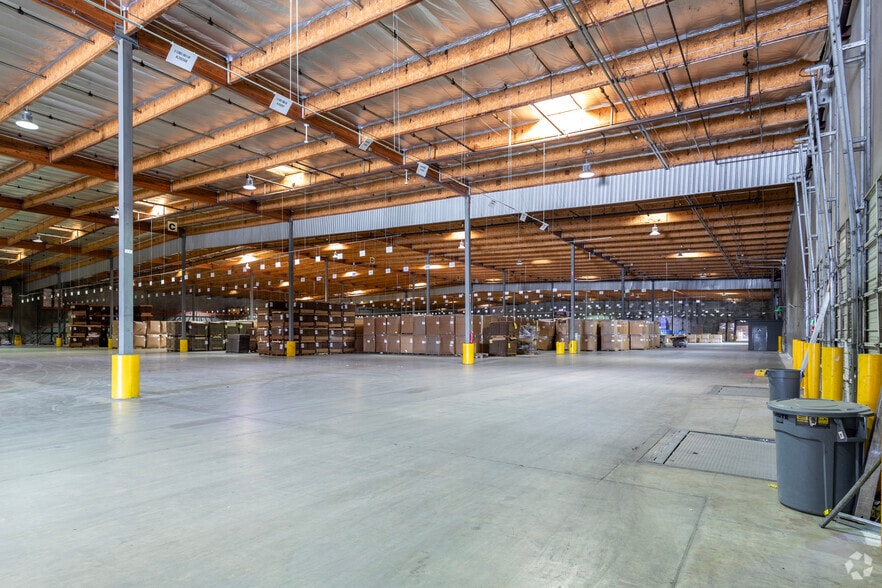 More Photos Of 3146 S Chestnut Ave, Fresno Warehouse For Sale