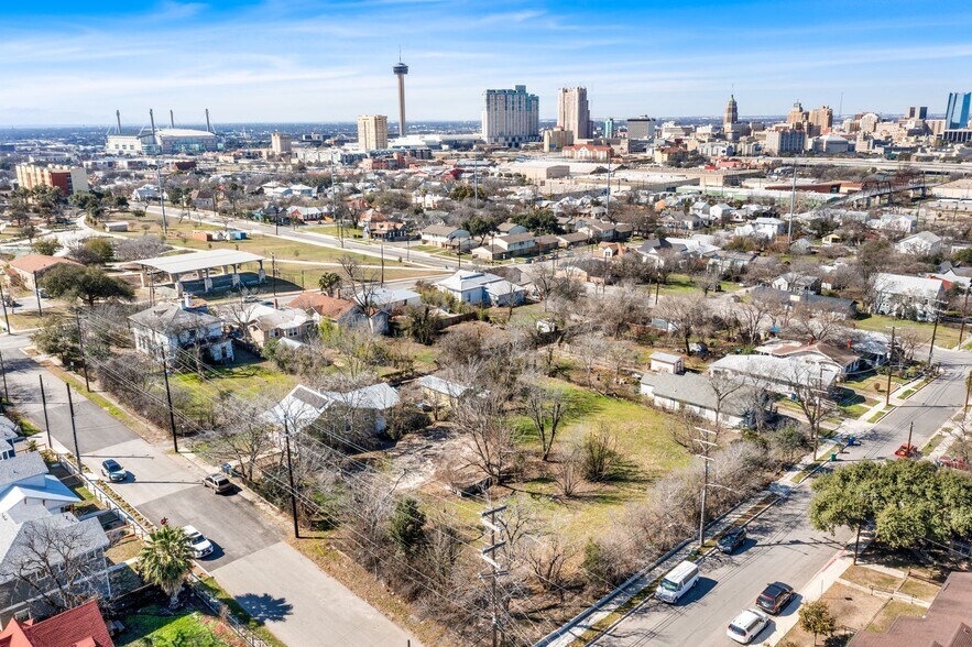 More Photos Of 931 N Olive St, San Antonio Land For Sale