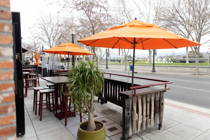 More Photos Of 807 Main St, Napa Restaurant For Sale