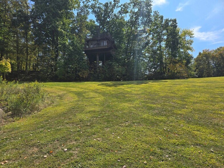 More Photos Of 604 Oak Ridge Rd, Oak Ridge Hotel For Sale