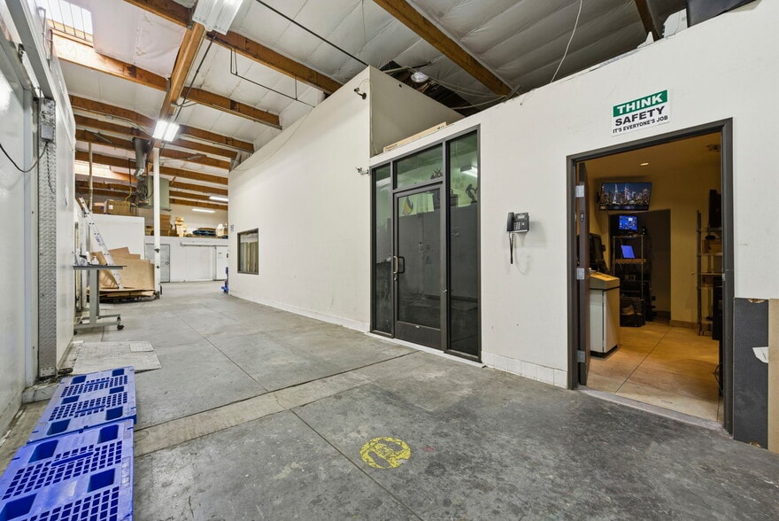 More Photos Of 13310 Ralston Ave, Sylmar Warehouse For Sale