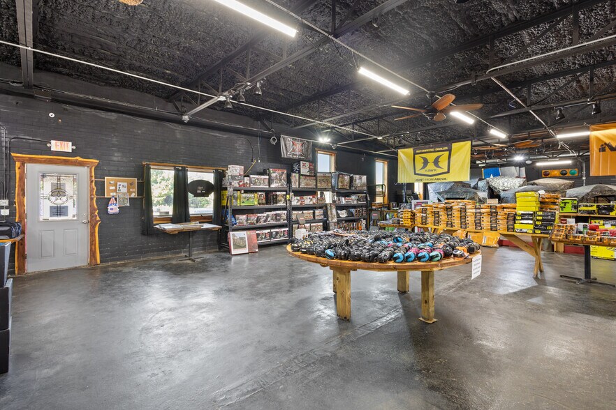 More Photos Of 367 State Highway 155 N, Gilmer Bar For Sale