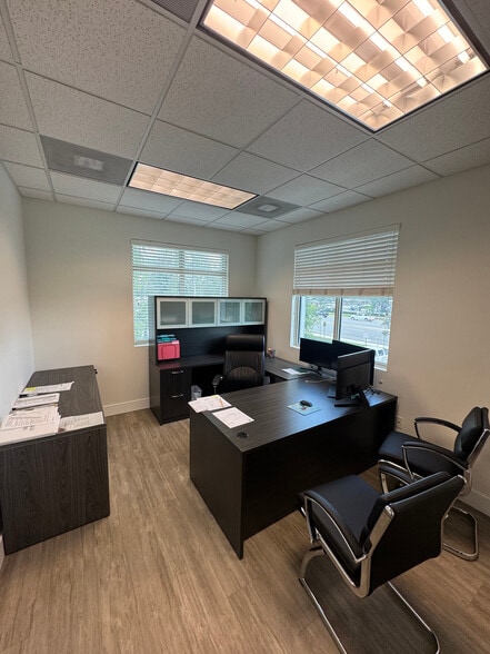 More Photos Of 4500-4500 N University Dr, Coral Springs Medical For Lease