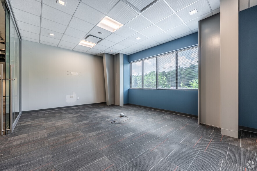 More Photos Of 200 Business Center Dr, Pittsburgh Research And Development For Sale