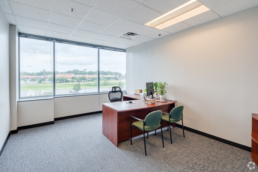 More Photos Of 650 Naamans Rd, Claymont Office For Sale