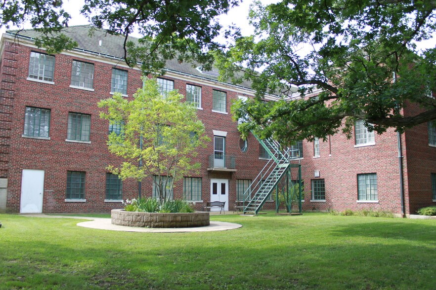 More Photos Of 2619 W Heading Ave, West Peoria Office For Lease