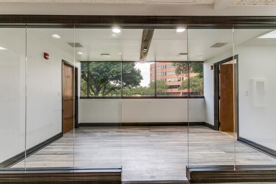 More Photos Of 375 Municipal Dr, Richardson Medical For Sale