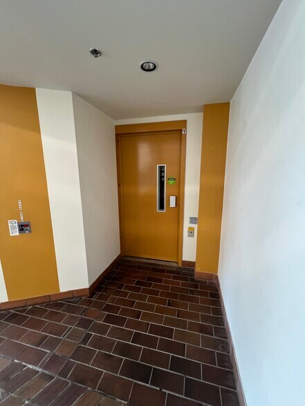 More Photos Of 643-675 Boul Curé-Labelle, Laval Storefront Retail Office For Lease