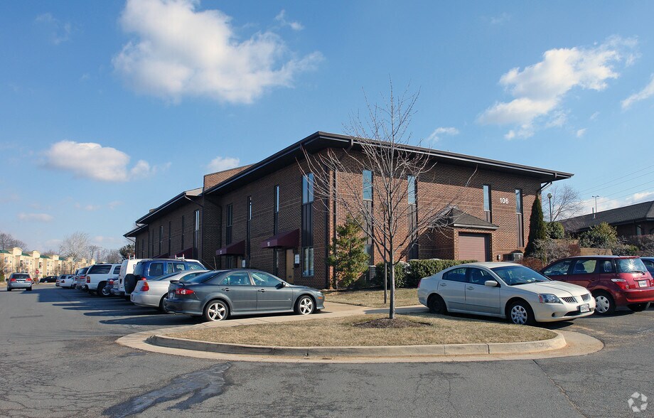 Primary Photo Of 106 Elden St, Herndon Medical For Lease