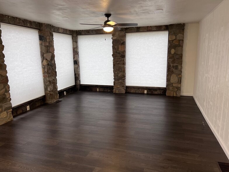 More Photos Of 318 Main St, Wampum Apartments For Sale