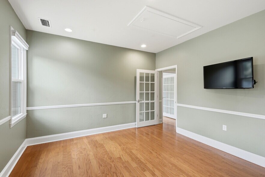 More Photos Of 537 E Park Ave, Tallahassee Office For Sale