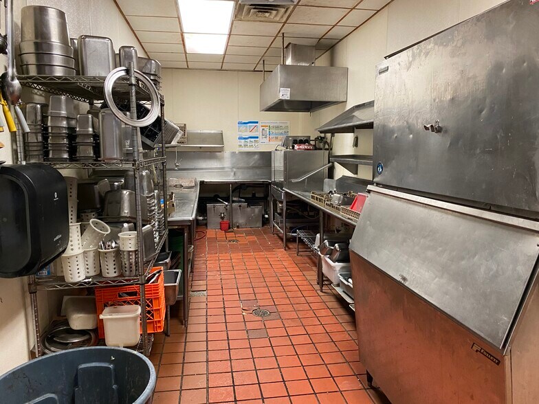 More Photos Of 200 Sheffield Dr, Delmont Restaurant For Lease
