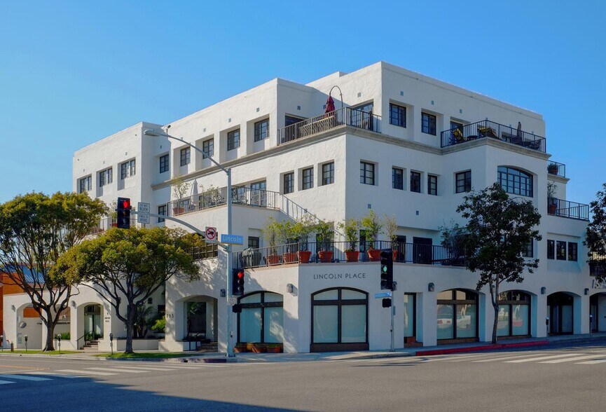 Primary Photo Of 725 Arizona Ave, Santa Monica Loft Creative Space For Lease