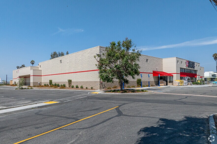 More Photos Of 2975 Johnson Dr, Ventura Freestanding For Lease