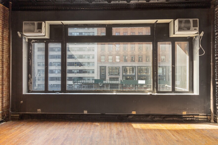 More Photos Of 45 E 34th St, New York Storefront Retail Office For Lease
