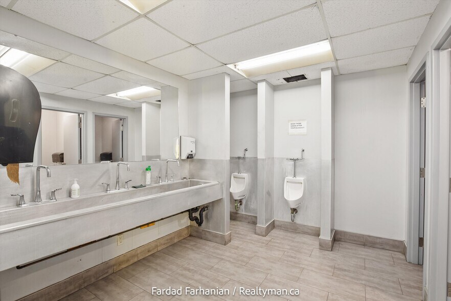 More Photos Of 42 Cardico Dr, Whitchurch-Stouffville Warehouse For Sale