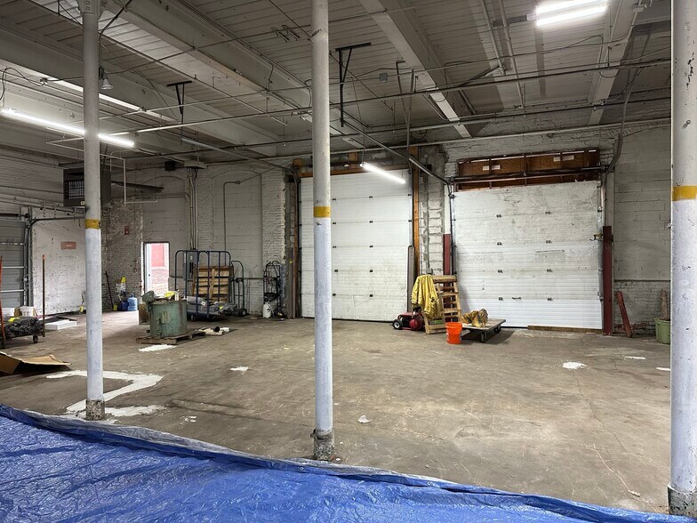 More Photos Of 7 Dunnell Ln, Pawtucket Warehouse For Lease