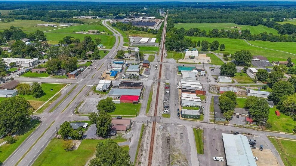 More Photos Of 46 Railroad Ave, Falkville Storefront For Sale