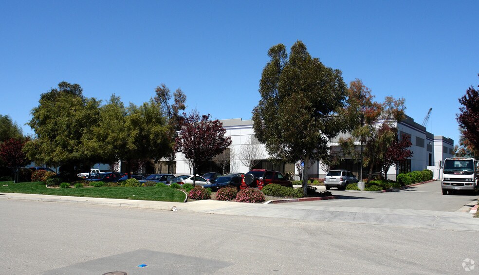 More Photos Of 7650 Hawthorne Ave, Livermore Manufacturing For Lease