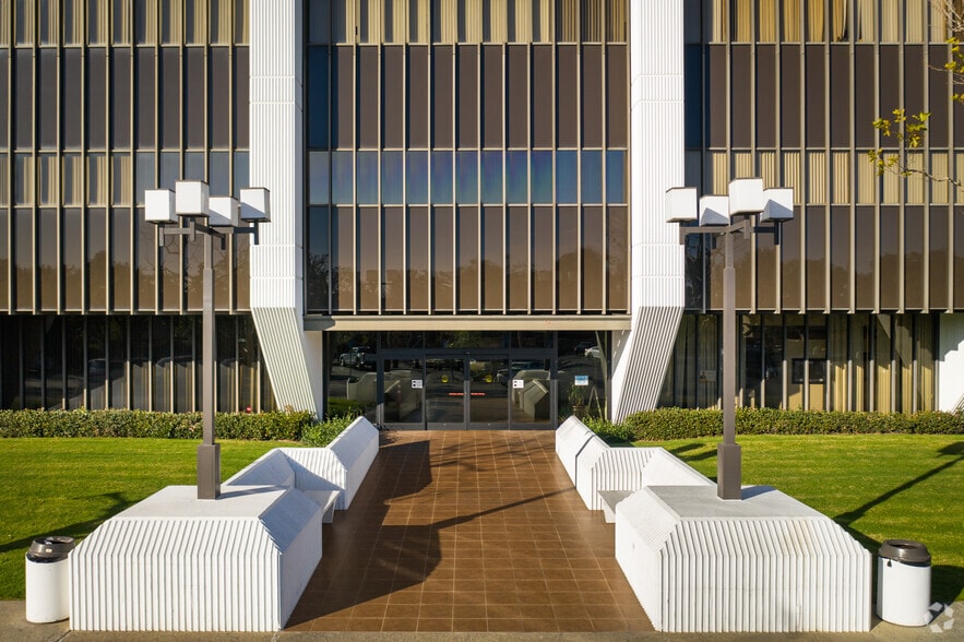 More Photos Of 801 N Tustin Ave, Santa Ana Medical For Lease