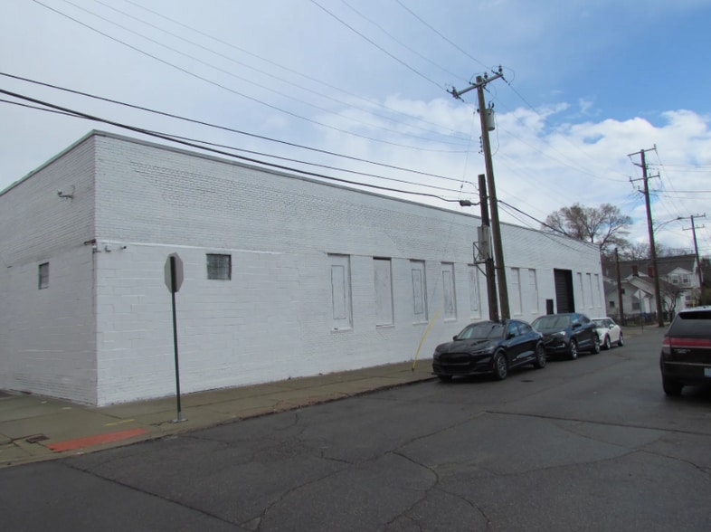 More Photos Of 1301 Leverette St, Detroit Industrial For Lease