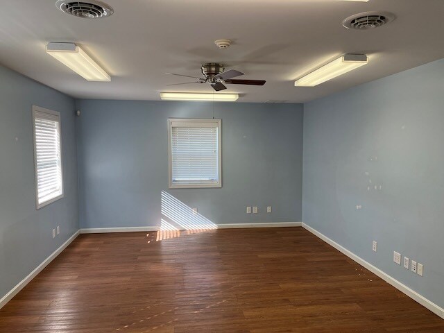 More Photos Of 3222 Commerce Dr, Newburgh Warehouse For Lease