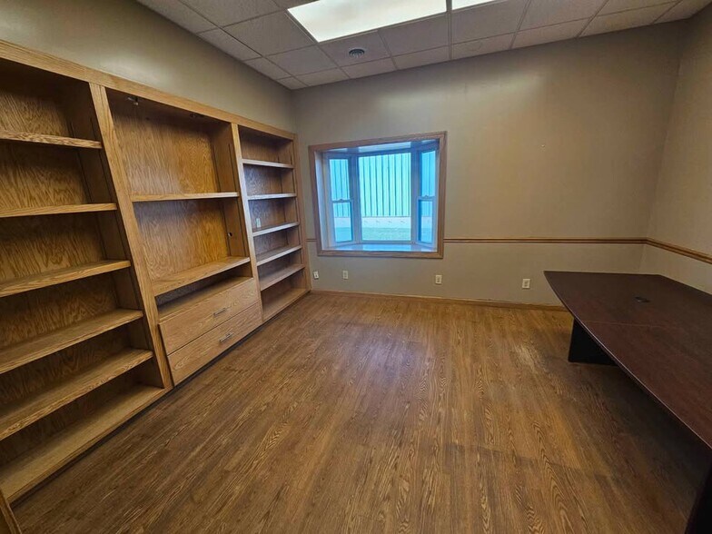 More Photos Of 6511 S Transit Rd, Lockport Freestanding For Lease