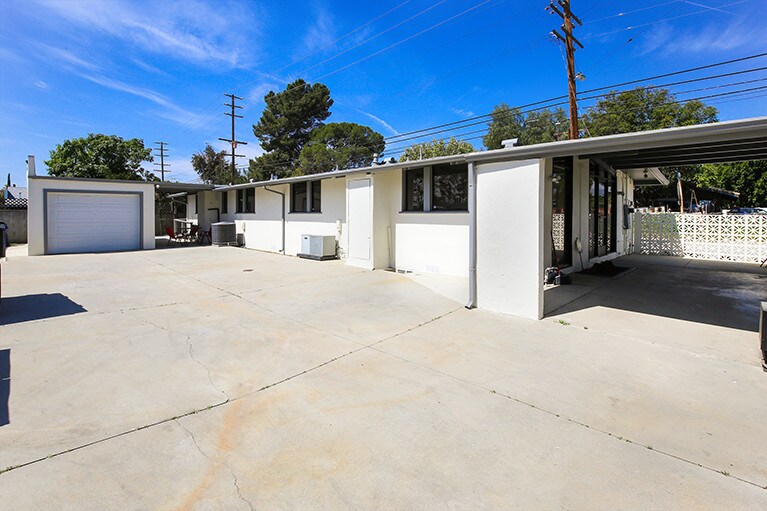 More Photos Of 11100 Sheldon St, Sun Valley Office Residential For Sale